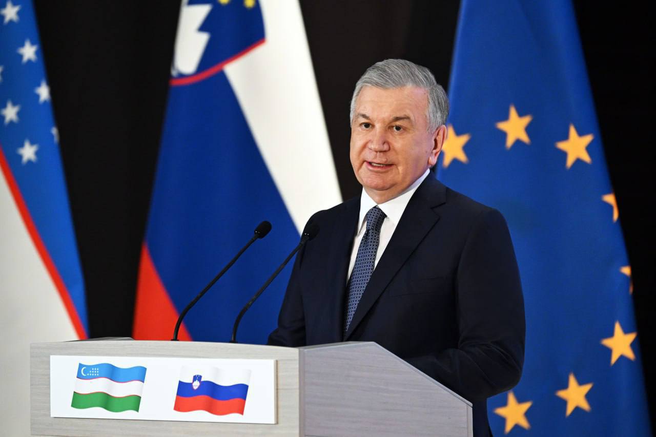 “Muvaffaqiyatingizni kafolatlaymiz”. Prezident sloveniyalik tadbirkorlarga imtiyoz va subsidiyalar va’da qildi