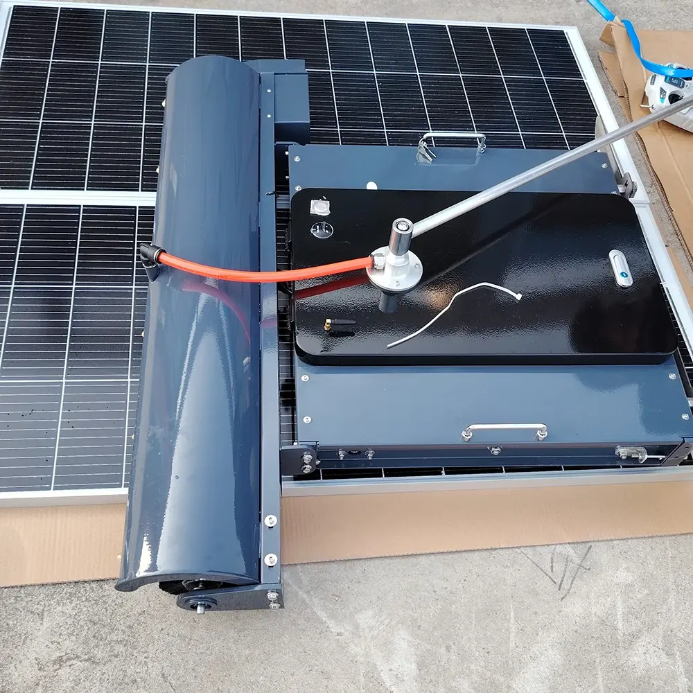 Xitoy robotlari O‘zbekistondagi quyosh panellarini tozalashda yordam bermoqda