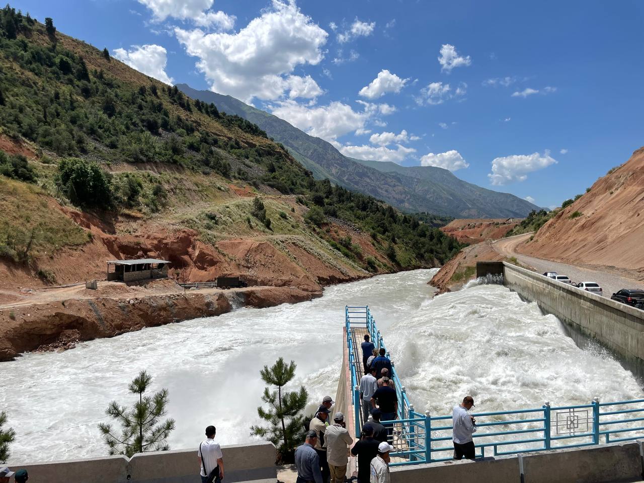 “O‘zbekgidroenergo” AJ Boshqaruvi raisi Pskem GES obyektidagi qurilish ishlari bilan yaqindan tanishdi